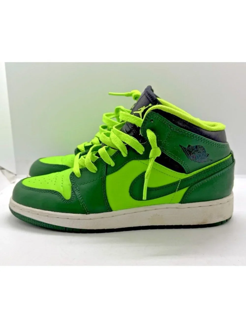 Nike Air Jordan 1 Mid Gorge Green 